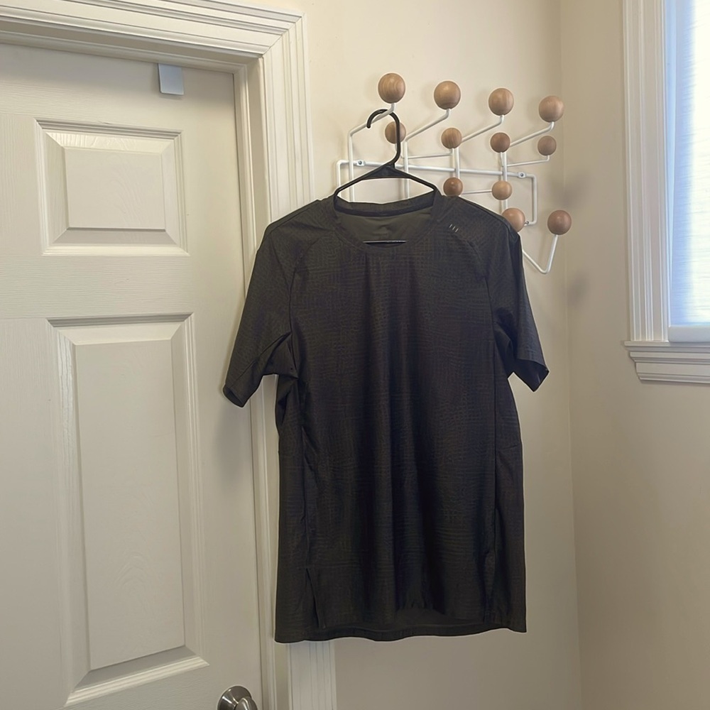 Lululemon - Classic Workout Short Sleeve Shirt - Green - Small